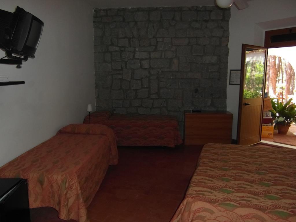 Hotel Villa Nettuno Марина ди Кампо Стая снимка