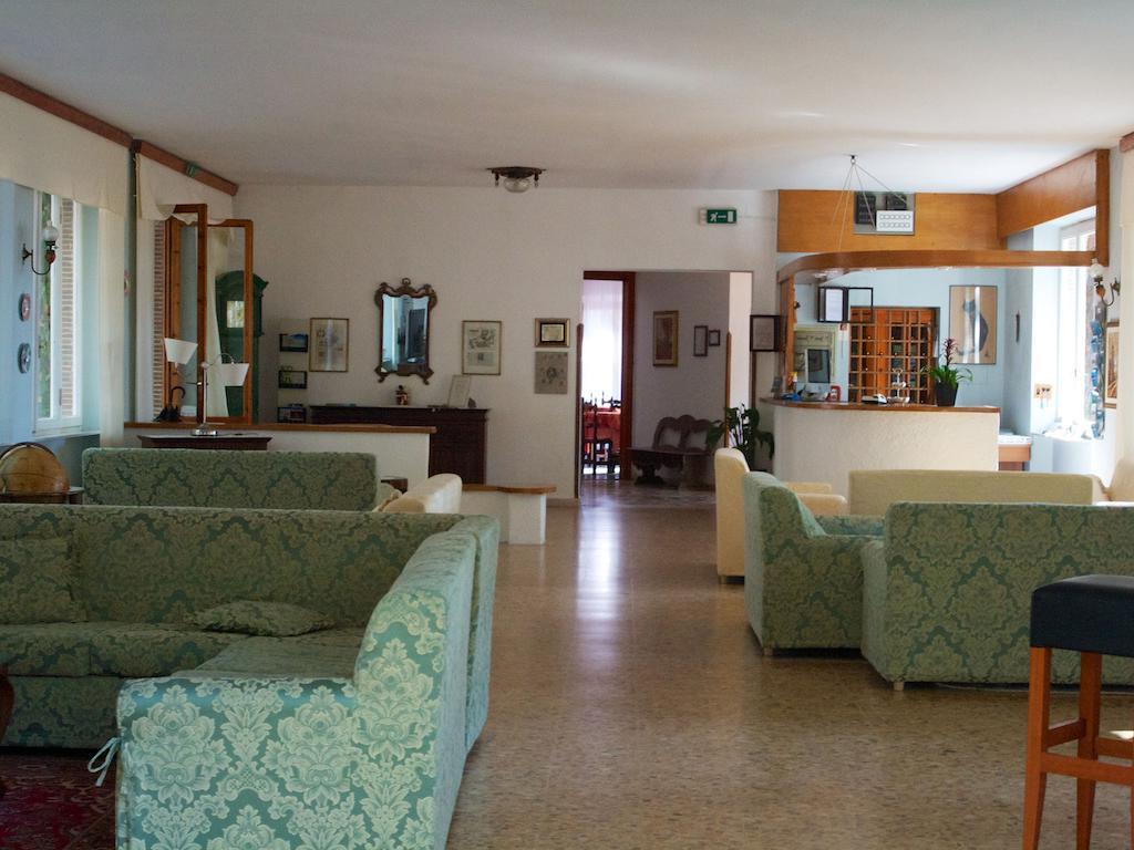 Hotel Villa Nettuno Марина ди Кампо Екстериор снимка